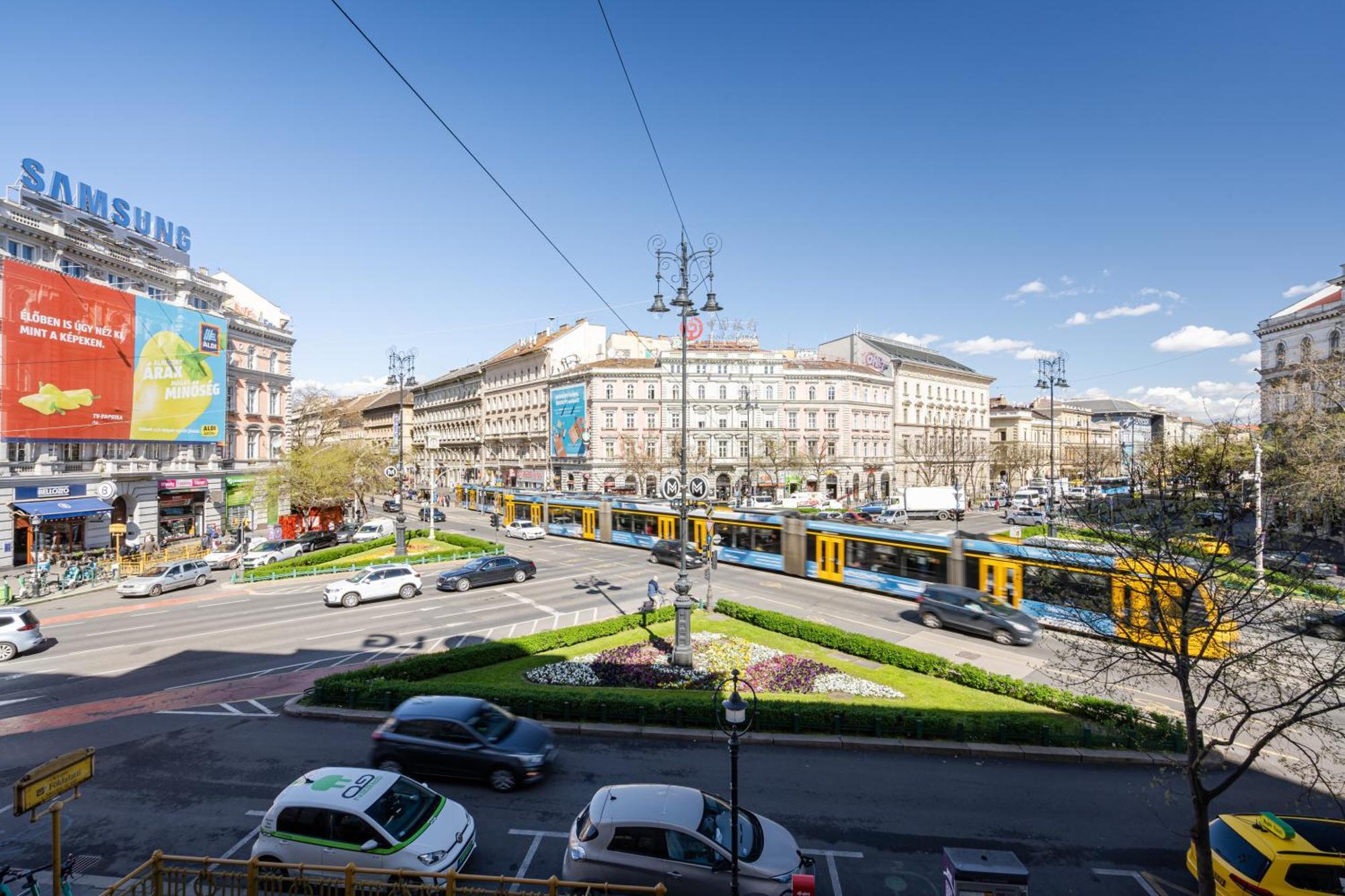 Andrassy Essence Apartment Budapest Exteriör bild