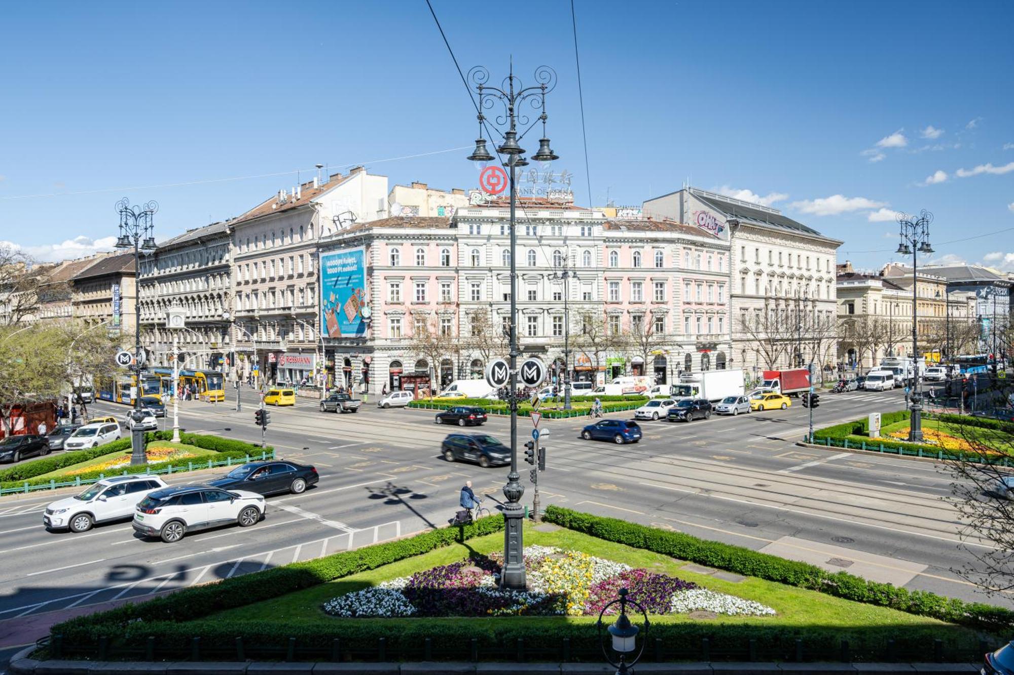 Andrassy Essence Apartment Budapest Exteriör bild